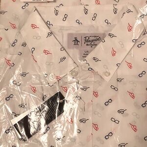 Penguin short sleeze pattern shirt. Size large.